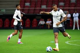 他即将在新 他即将在新